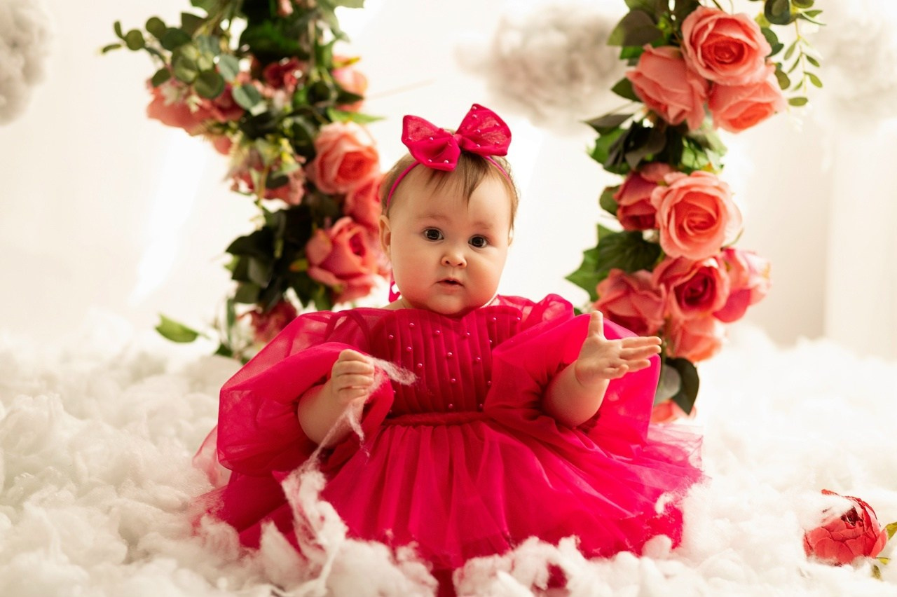 Цветочная качель. ФОТОГРАФ НА ГОДИК, БЕРЕМЕННОСТИ, НОВОРОЖДЕННЫХ, КРЕЩЕНИЯ МОСКВА