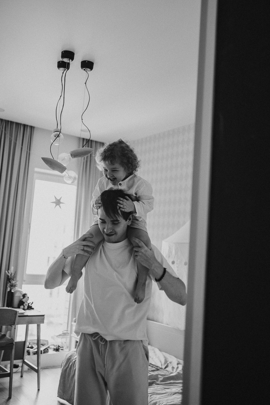 Костя, Яна, Кристина, Леон | дома