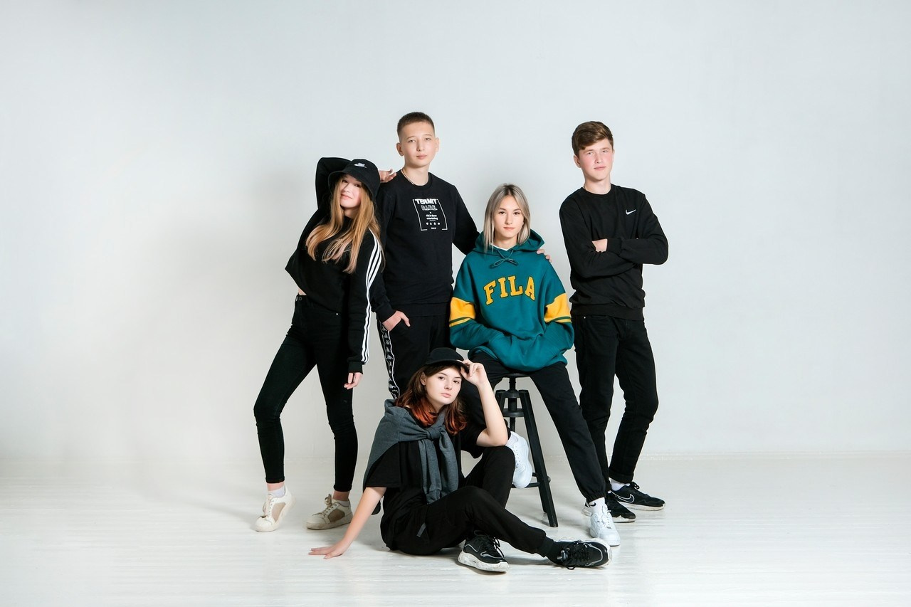 Старшие классы. Фотоальбом для школ и садиков с дополненной реальностью