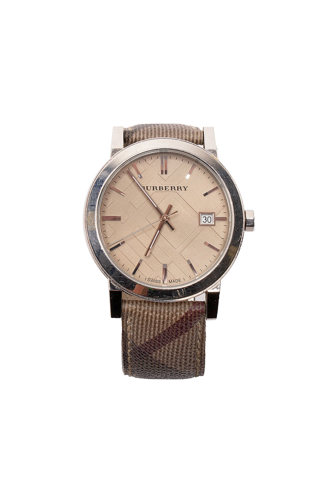 Предметная съемка часов на белом фоне в подарок любимым