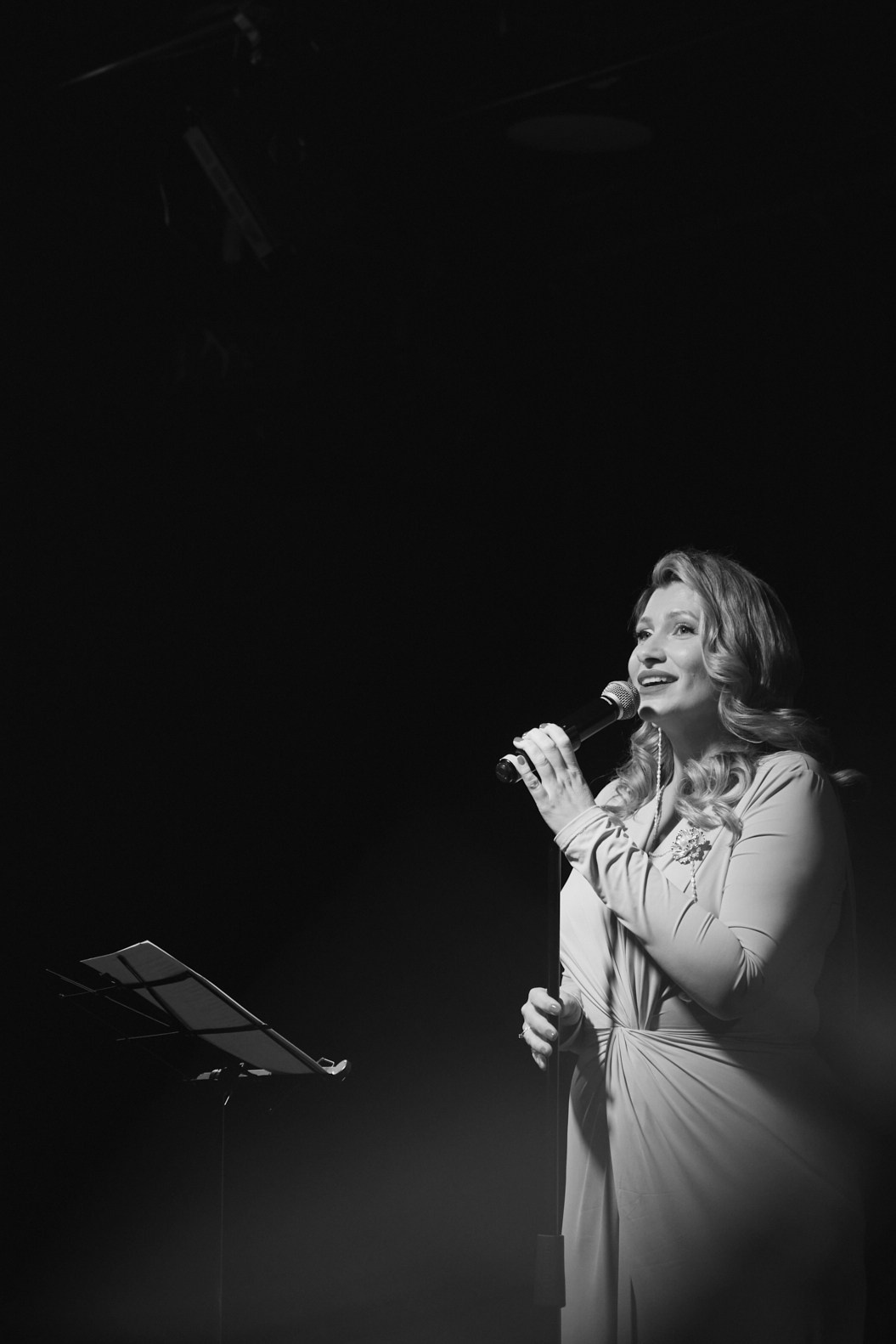 Поэтический вечер фото. Профессиональный фотограф Татьяна Евглевская