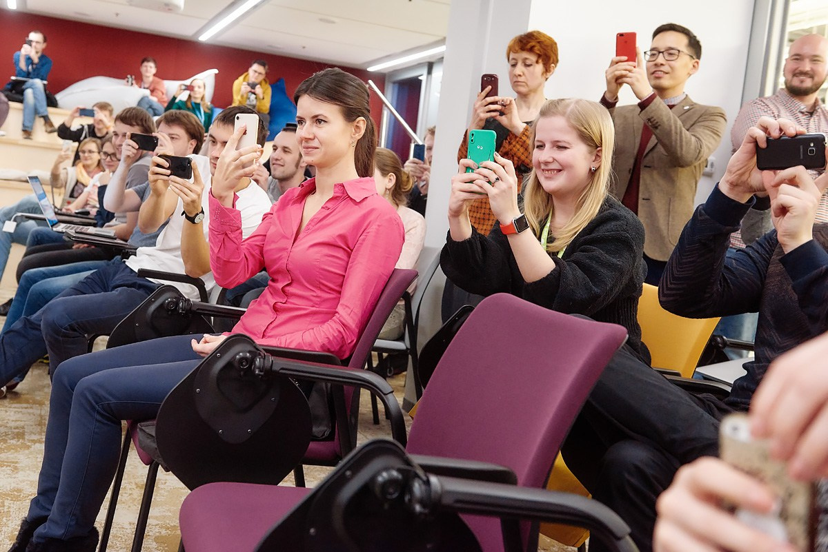 Нейромонах Феофан в Avito. Репортажный фотограф в Москве Вадим Францев
