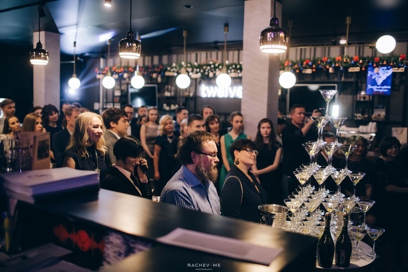 Зимняя свадьба (студия и банкет). Фотограф в Перми Александр Рачев | Выпускные альбомы