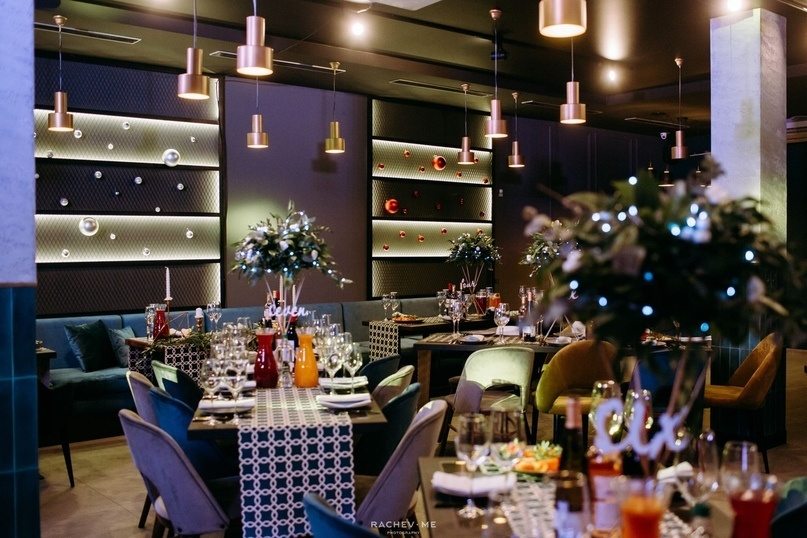 Зимняя свадьба (студия и банкет). Фотограф в Перми Александр Рачев | Выпускные альбомы