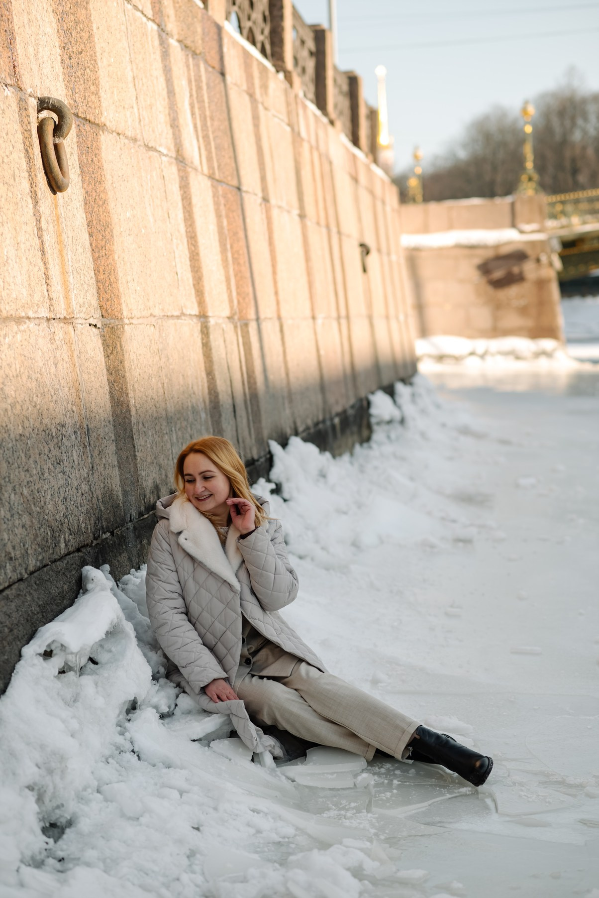 Прогулка с цветами по улицам и каналам. Свадебный и семейный фотограф в Санкт-Петербурге Елена Худякова