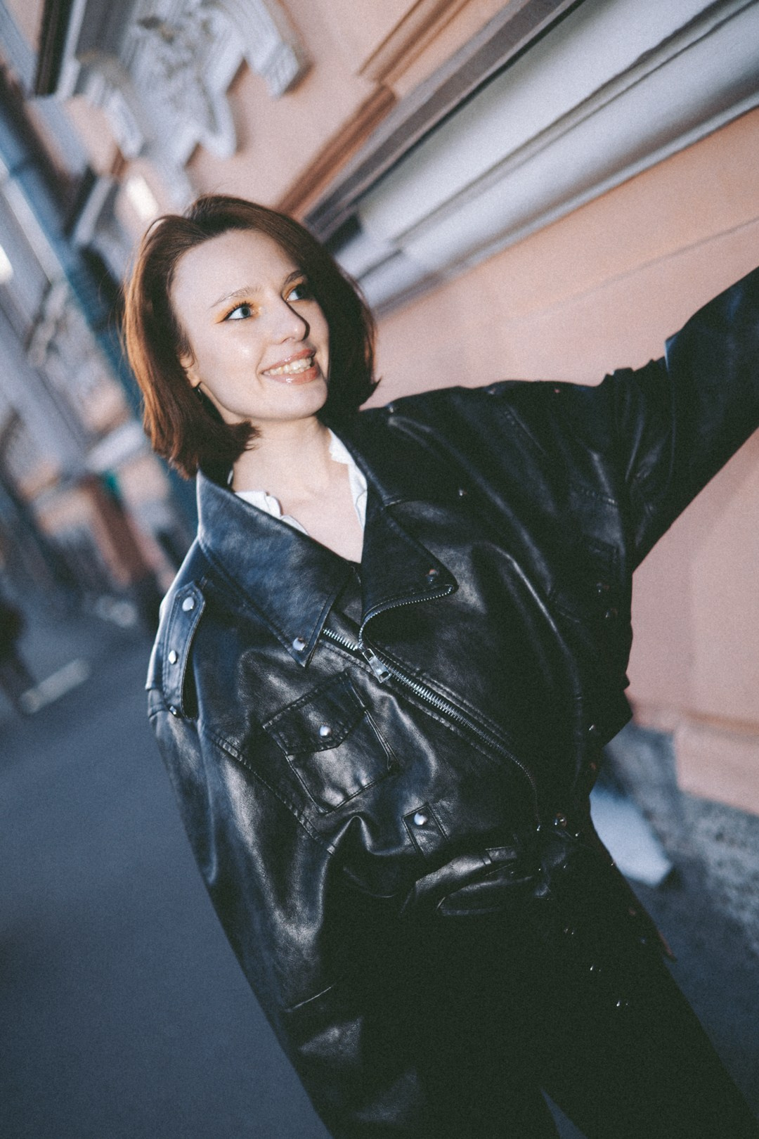 Street Yanita. Юлия Астра: Фотограф в Санкт-Петербурге. Снимаю женские портреты, уличные съёмки в Петербурге и людей с их собаками