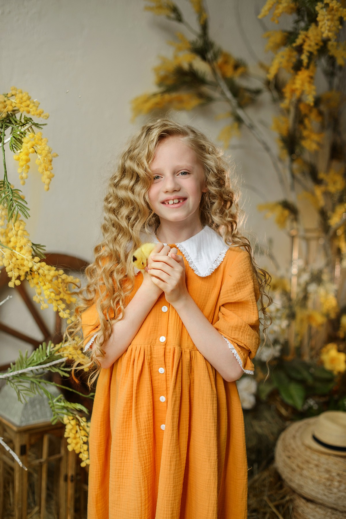 Photo shoot of a girl with goslings and a hat. Photographer Elena Carruthers, Scotland