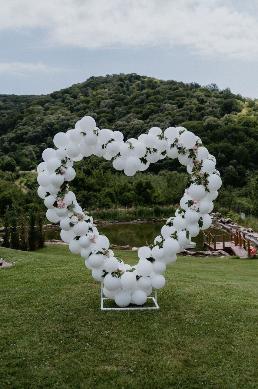 Vjenčanje Devojačko veče Prosidba Dekoracije za vjenčanje Dekoracije za devojačko veče Dekoracije za prosidbu Dekoracija za vjenčanje Dekora. Шары с гелием, фотозоны Нови Сад Белград. Balone i dekoracije od balona Novi Sad Beograd