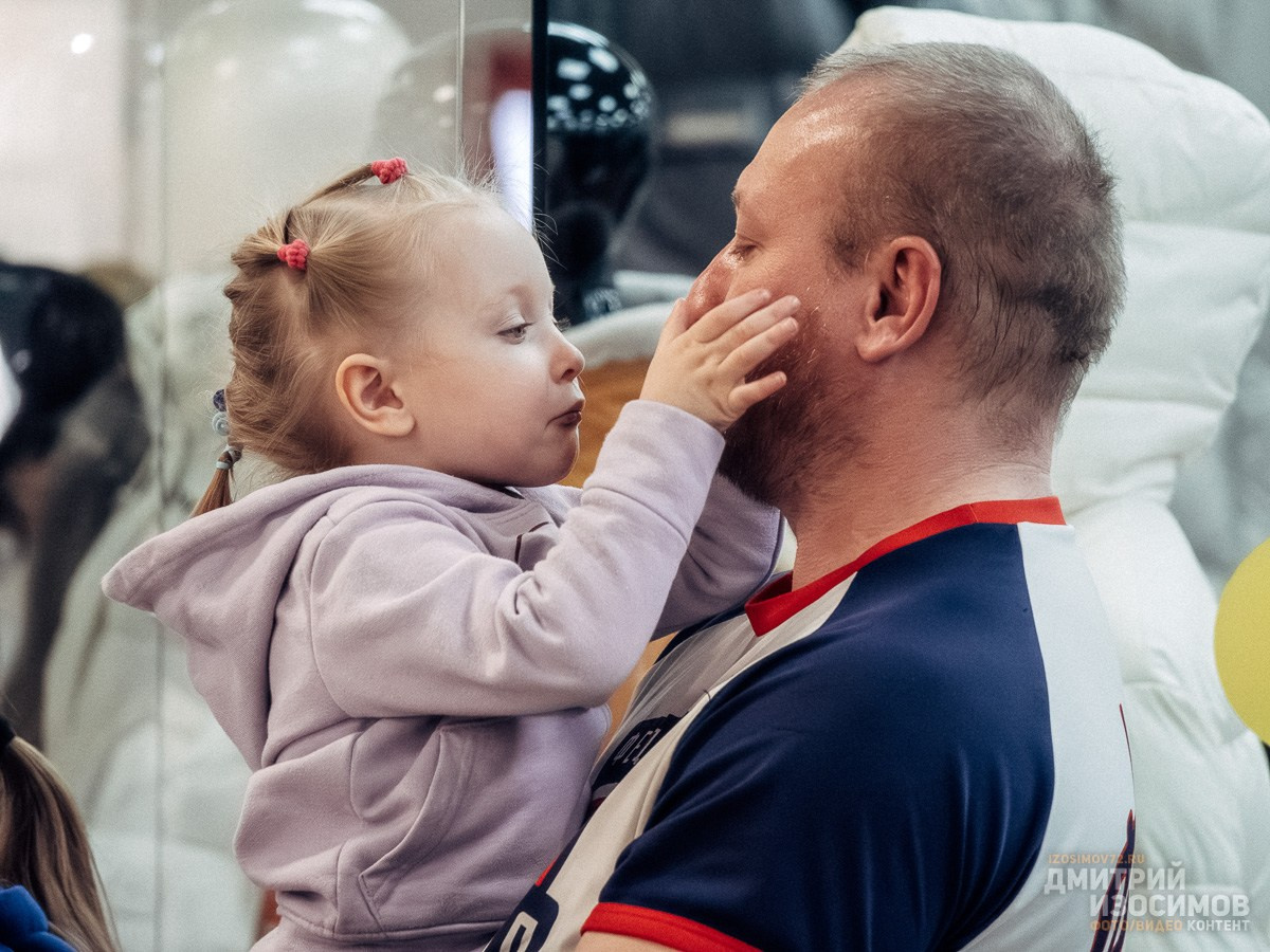 Открытие фотовыставки «Папа в кадре»