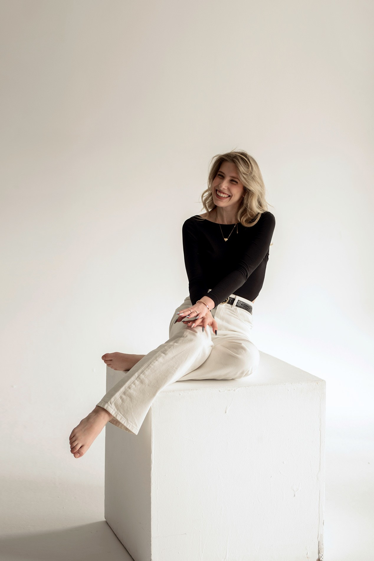 photo shoot in the studio foe woman, young girl