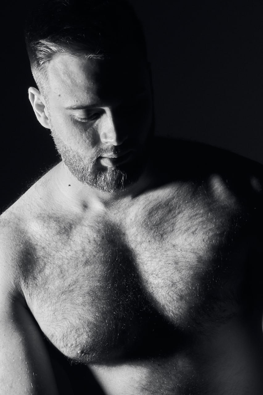 Мужской портрет ЧБ. Персональный и коммерческий фотограф в Тюмени Полина Лапардина
