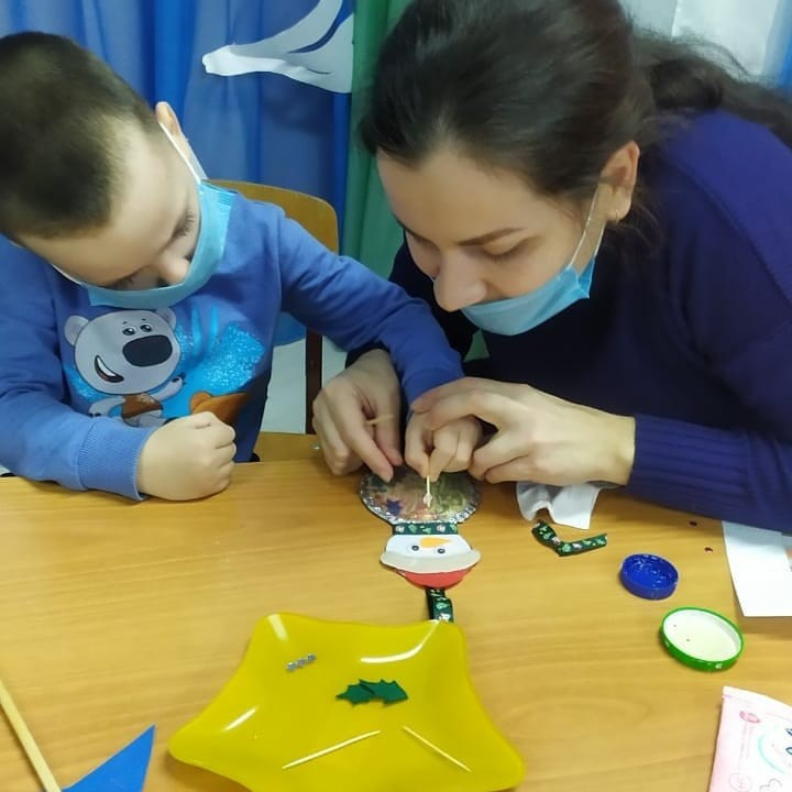 Мастер-класс от клуба «Родник»: создаем новогоднее настроение вместе!