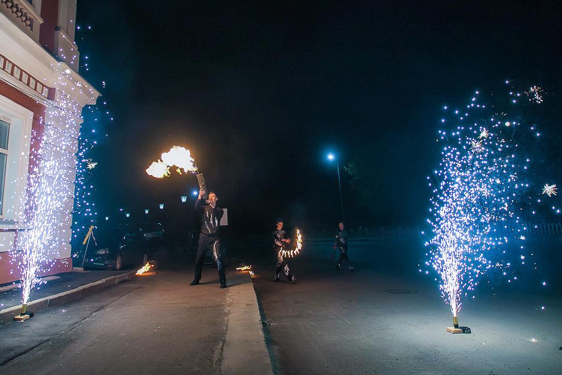 VIP Show 3 артиста 35000 руб. Огненно-пиротехническое шоу, салюты, пиротехника на ваш праздник!