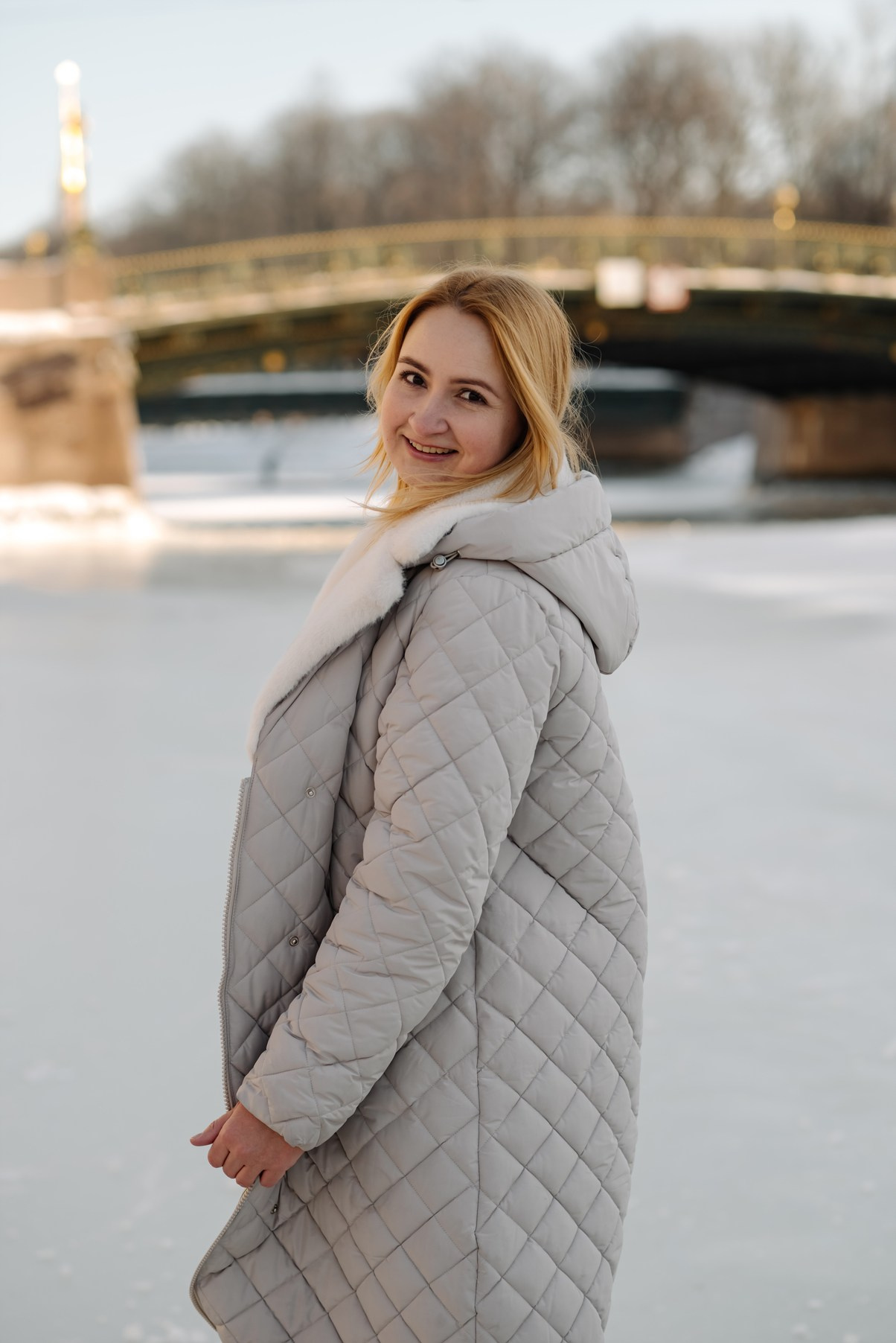 Прогулка с цветами по улицам и каналам. Свадебный и семейный фотограф в Санкт-Петербурге Елена Худякова