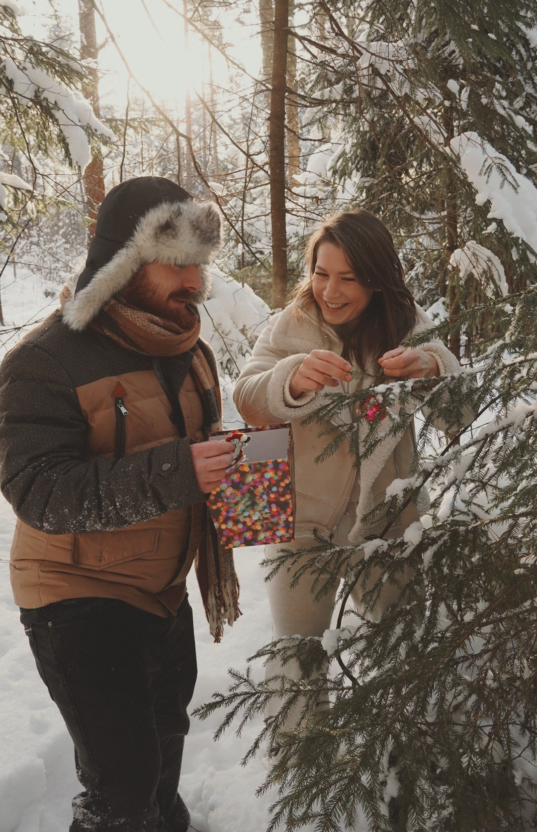 Love Story в зимнем лесу: Даша и Ника. Событийный фотограф Анна Курникова