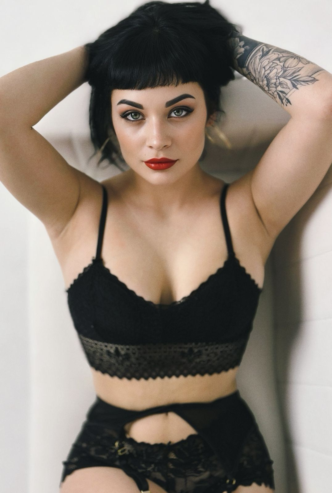 Серия «Белый диван». Мобильный фотограф Дмитрий Шпуров | KIREVAS