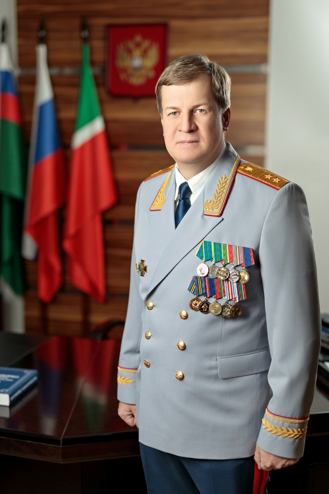 Деловой бизнес портрет, Фотосессия для руководителя в Казани. Бизнес фотосессии. Промышленный фотограф | Фото для бизнеса | Казань и РФ