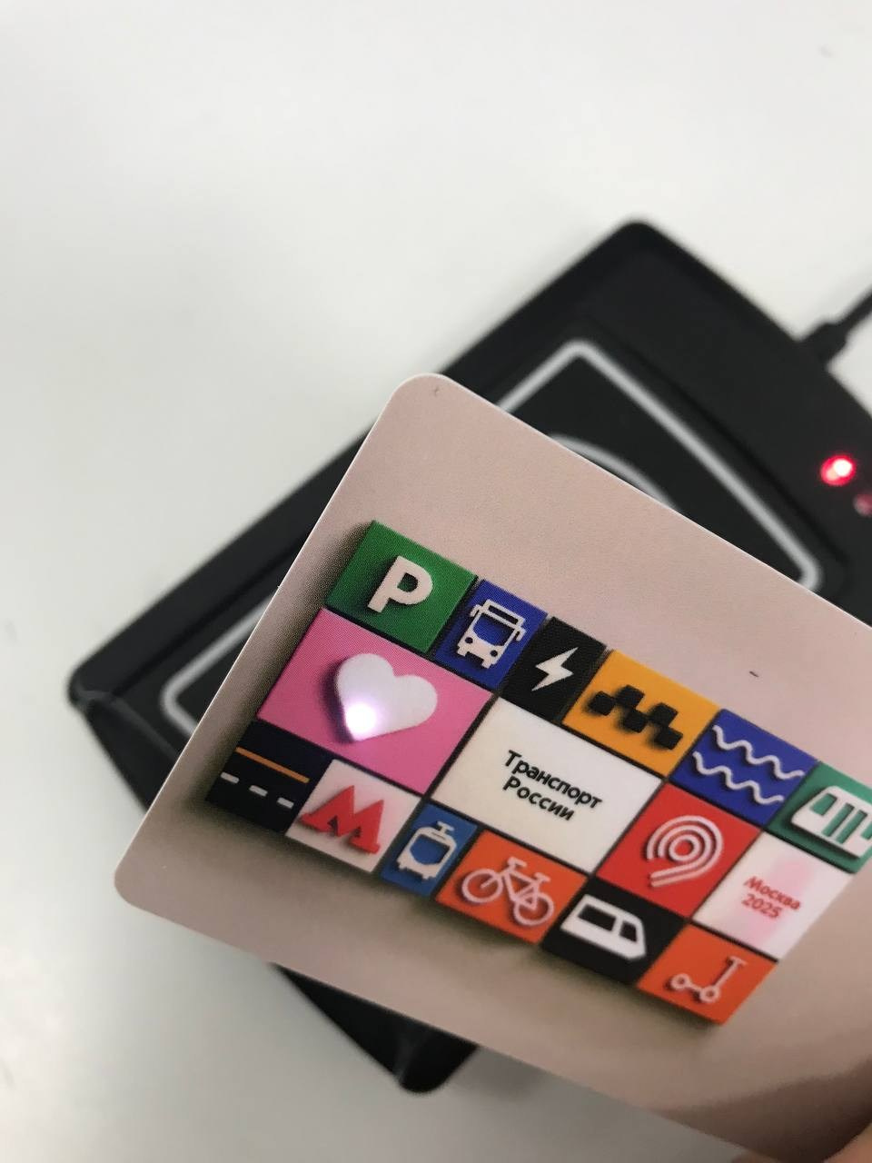 Антон Андрюков — арт-директор и графический дизайнер, Москва — брендинг, айдентика, фирменный стиль, портфолио и услуги