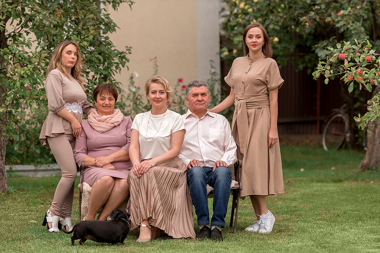 Фотосессия большой семьи в Санкт-Петербурге. Фотограф Юлия Кондратьева