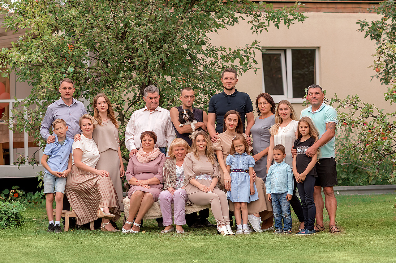 Фотосессия большой семьи в Санкт-Петербурге. Фотограф Юлия Кондратьева