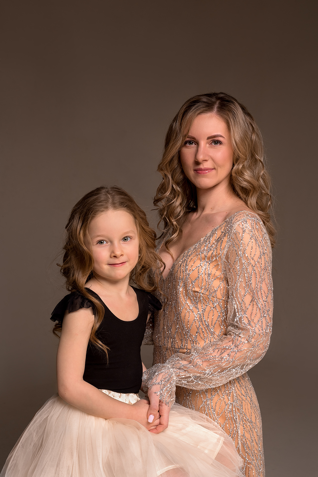 Семейная фотосессия в студии. Фотограф Юлия Кондратьева