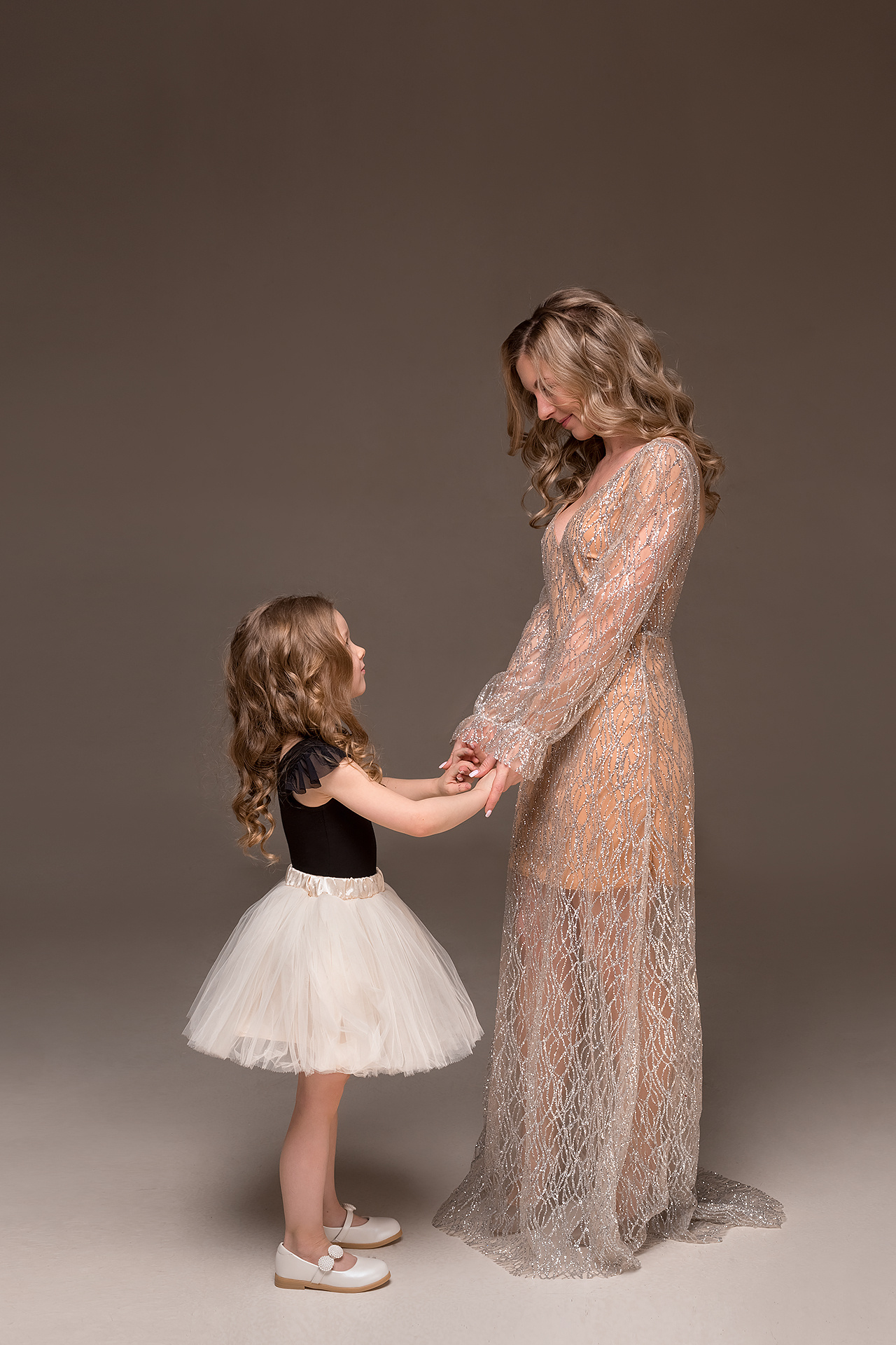 Семейная фотосессия в студии. Фотограф Юлия Кондратьева