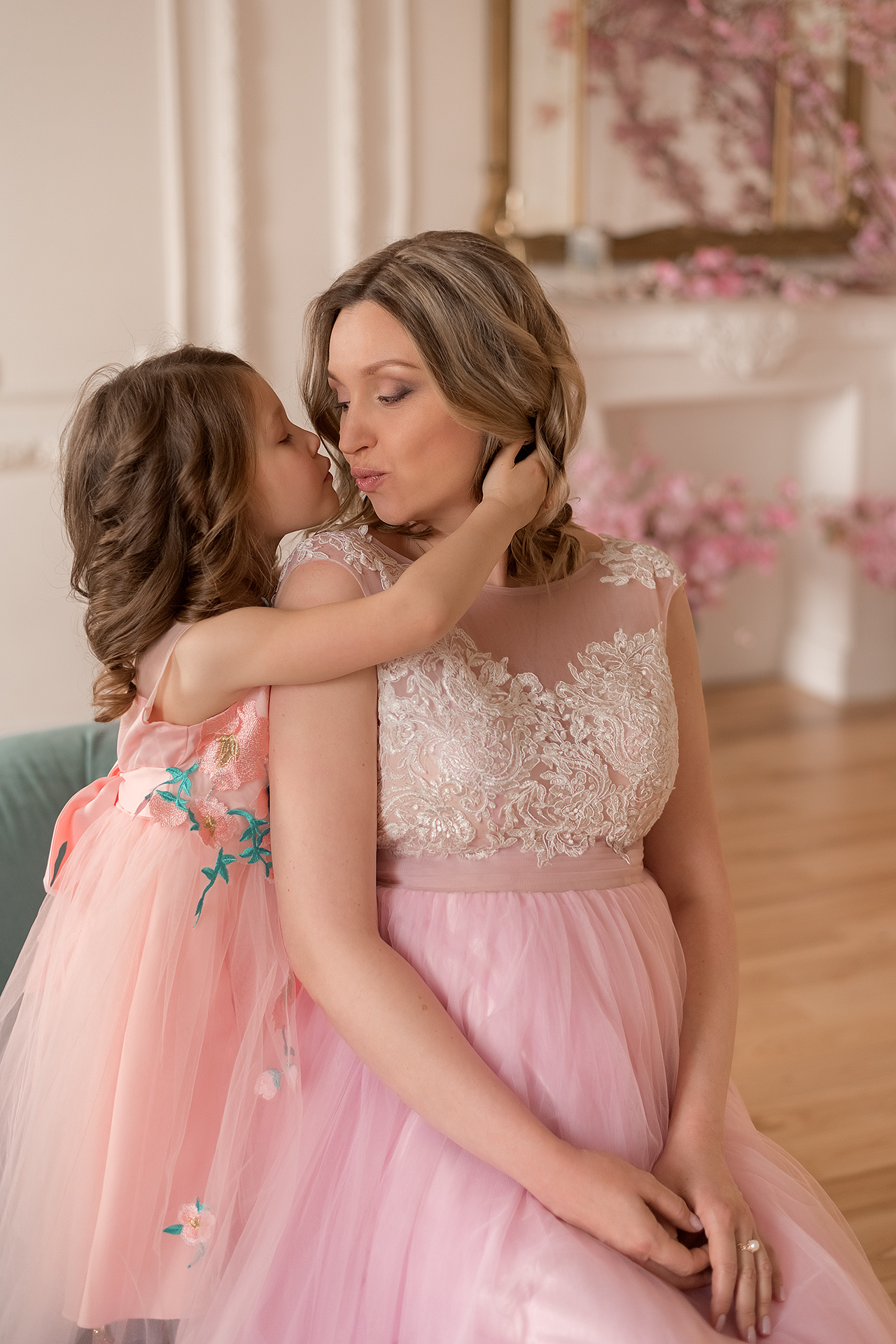 Семейная фотосессия в студии Санкт-Петербурга. Фотограф Юлия Кондратьева