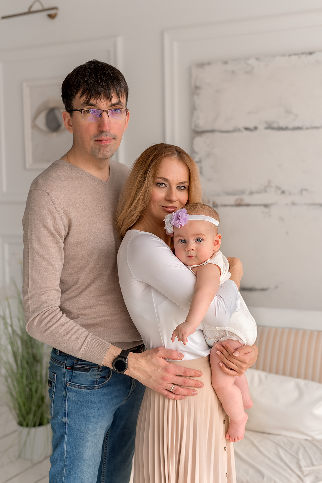 Семейная фотосессия в студии Санкт-Петербурга. Фотограф Юлия Кондратьева