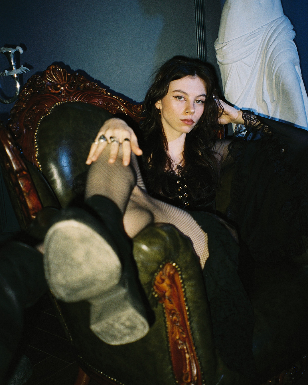 < O >. Плёночный фотограф Москва, Саша Звук