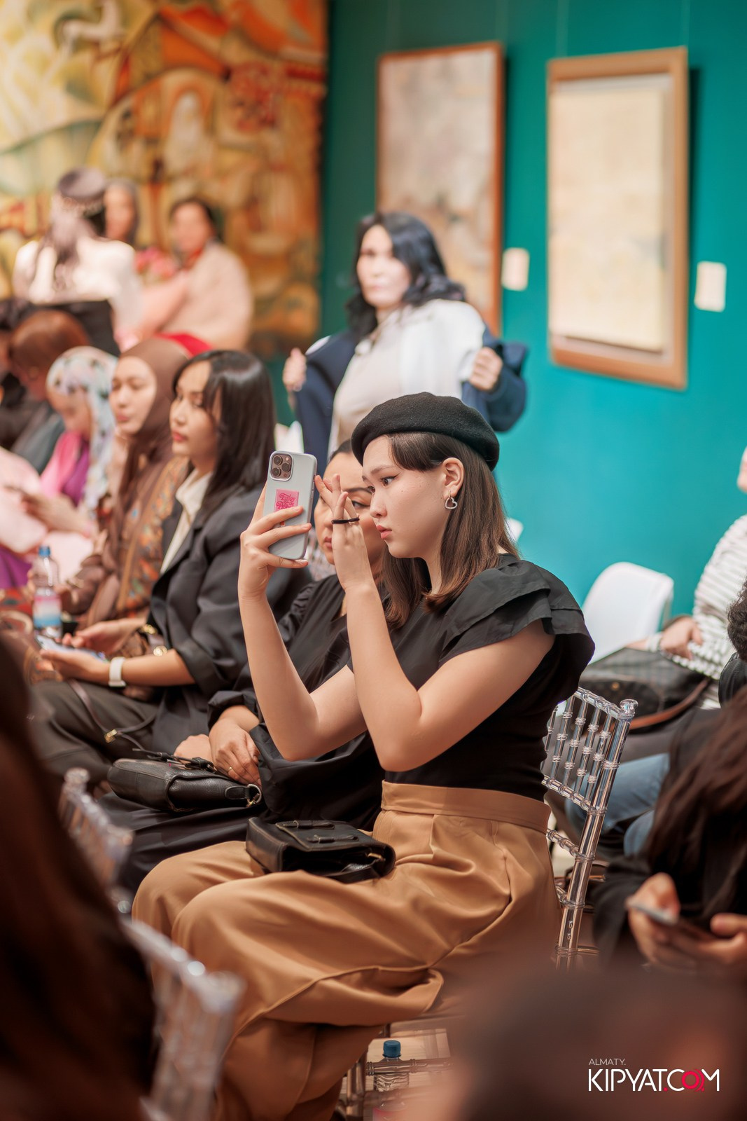 FASHION ПОКАЗ, КАЗАХСКОЙ НАЦИОНАЛЬНОЙ ОДЕЖДЫ. КИПЯТКОМ АЛМАТЫ!