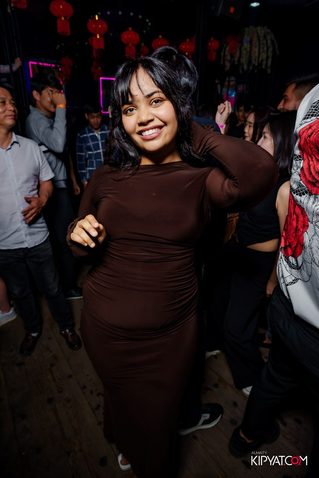 UYAT EMES BAR. КИПЯТКОМ АЛМАТЫ!