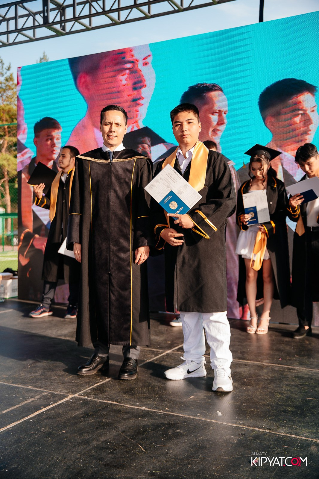 ВРУЧЕНИЕ ДИПЛОМОВ — НАРХОЗ КОЛЛЕДЖ. Part 3. КИПЯТКОМ АЛМАТЫ!