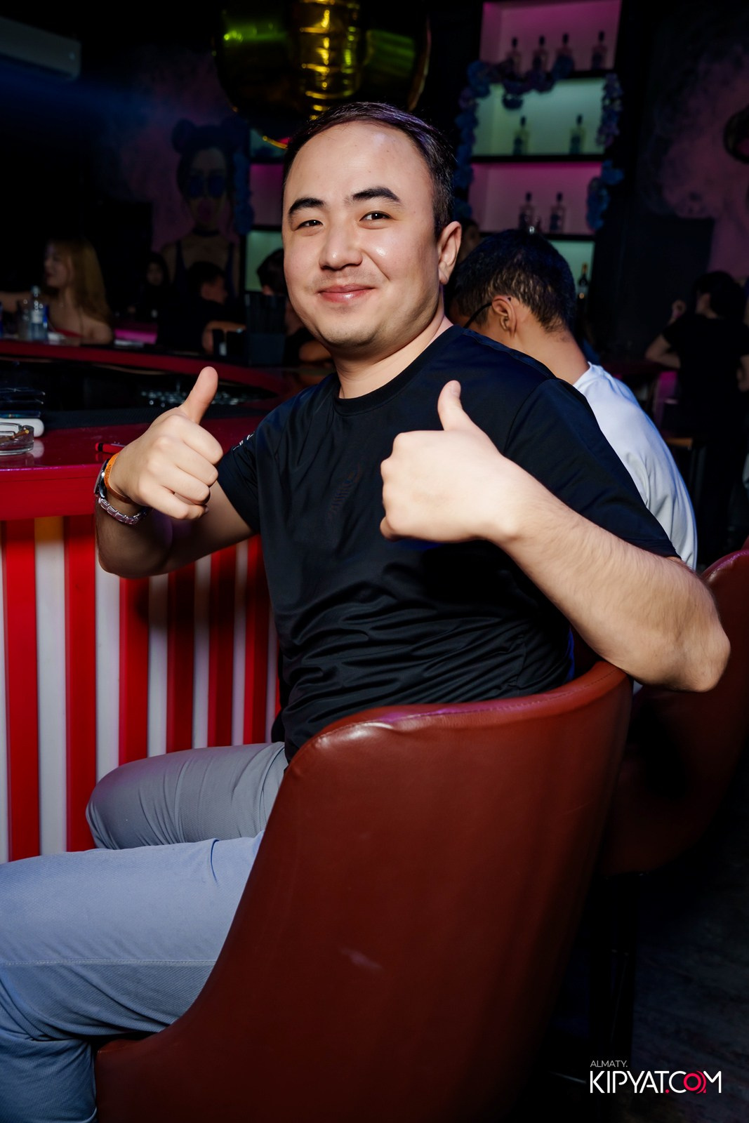 UYAT EMES BAR. КИПЯТКОМ АЛМАТЫ!