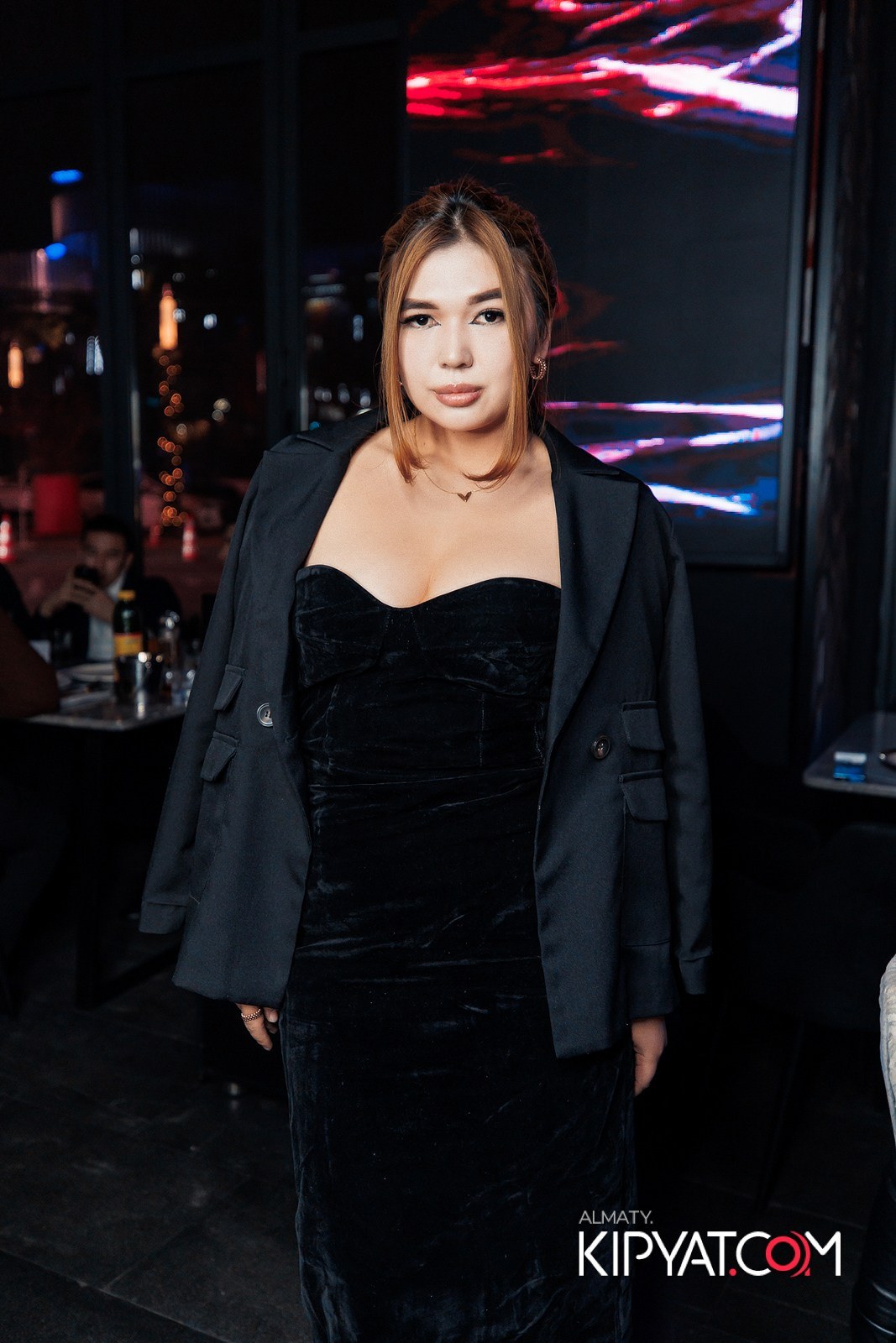 FRIENDS BAR & TERRACE. КИПЯТКОМ АЛМАТЫ!