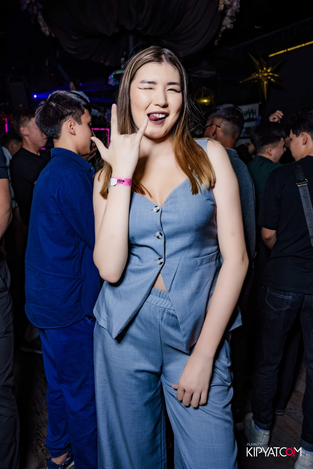 UYAT EMES BAR. КИПЯТКОМ АЛМАТЫ!