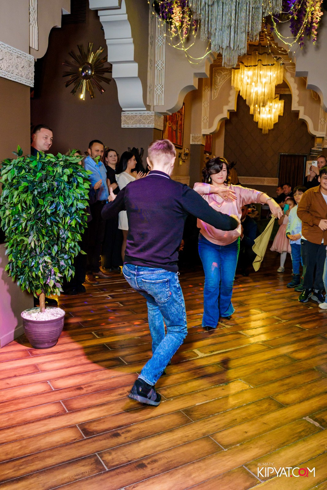 РЕСТОРАН NARSHARAB. КИПЯТКОМ АЛМАТЫ!