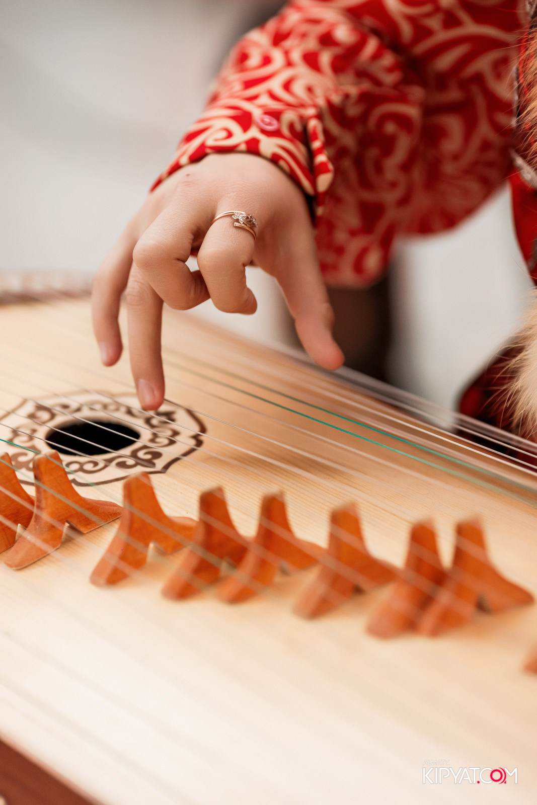 FASHION ПОКАЗ, КАЗАХСКОЙ НАЦИОНАЛЬНОЙ ОДЕЖДЫ. КИПЯТКОМ АЛМАТЫ!