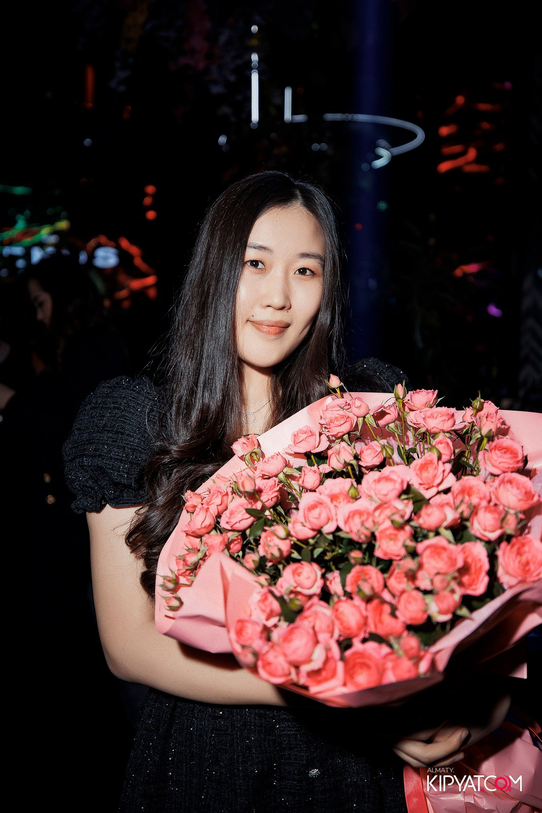 FRIENDS BAR & TERRACE. КИПЯТКОМ АЛМАТЫ!