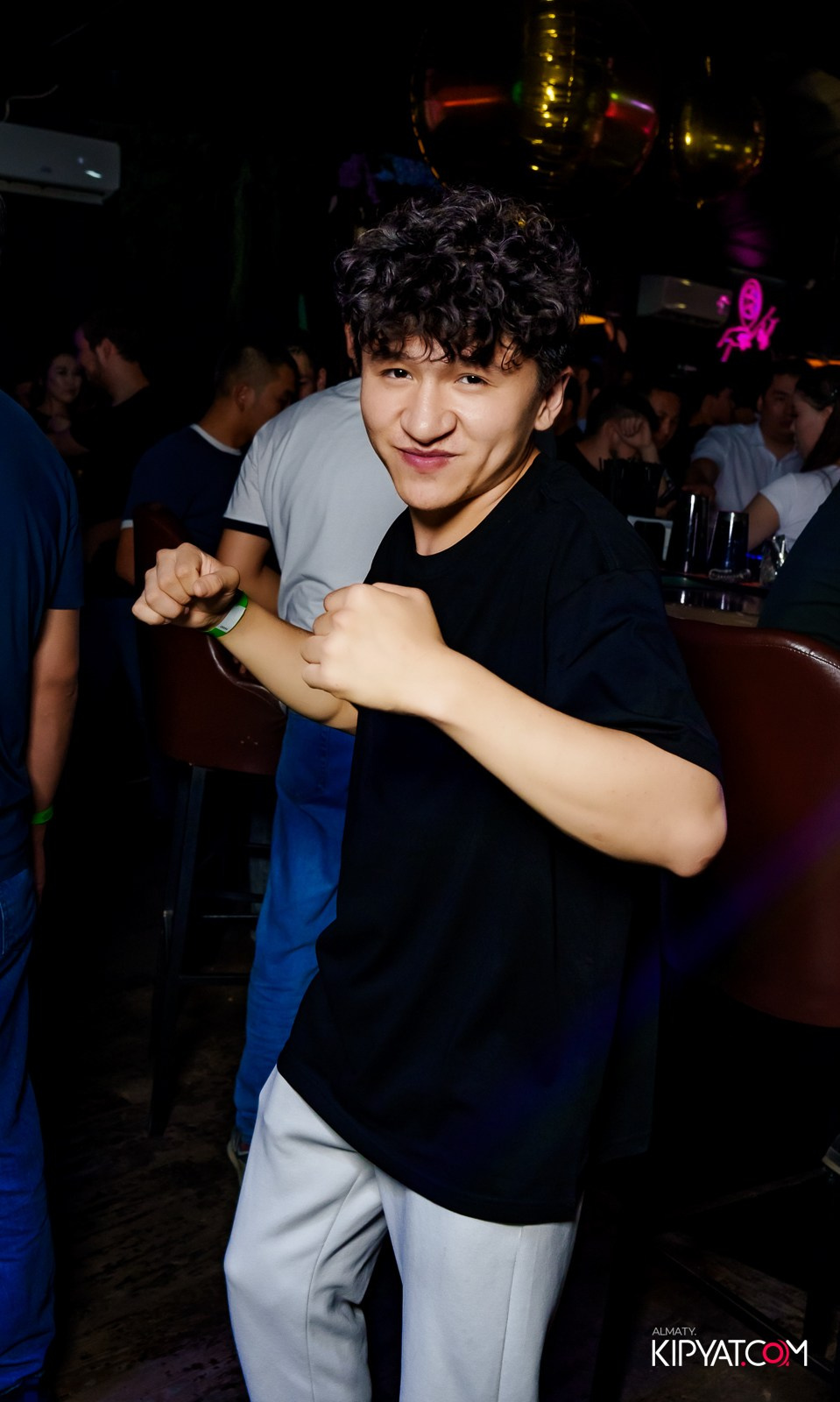 UYAT EMES BAR. КИПЯТКОМ АЛМАТЫ!