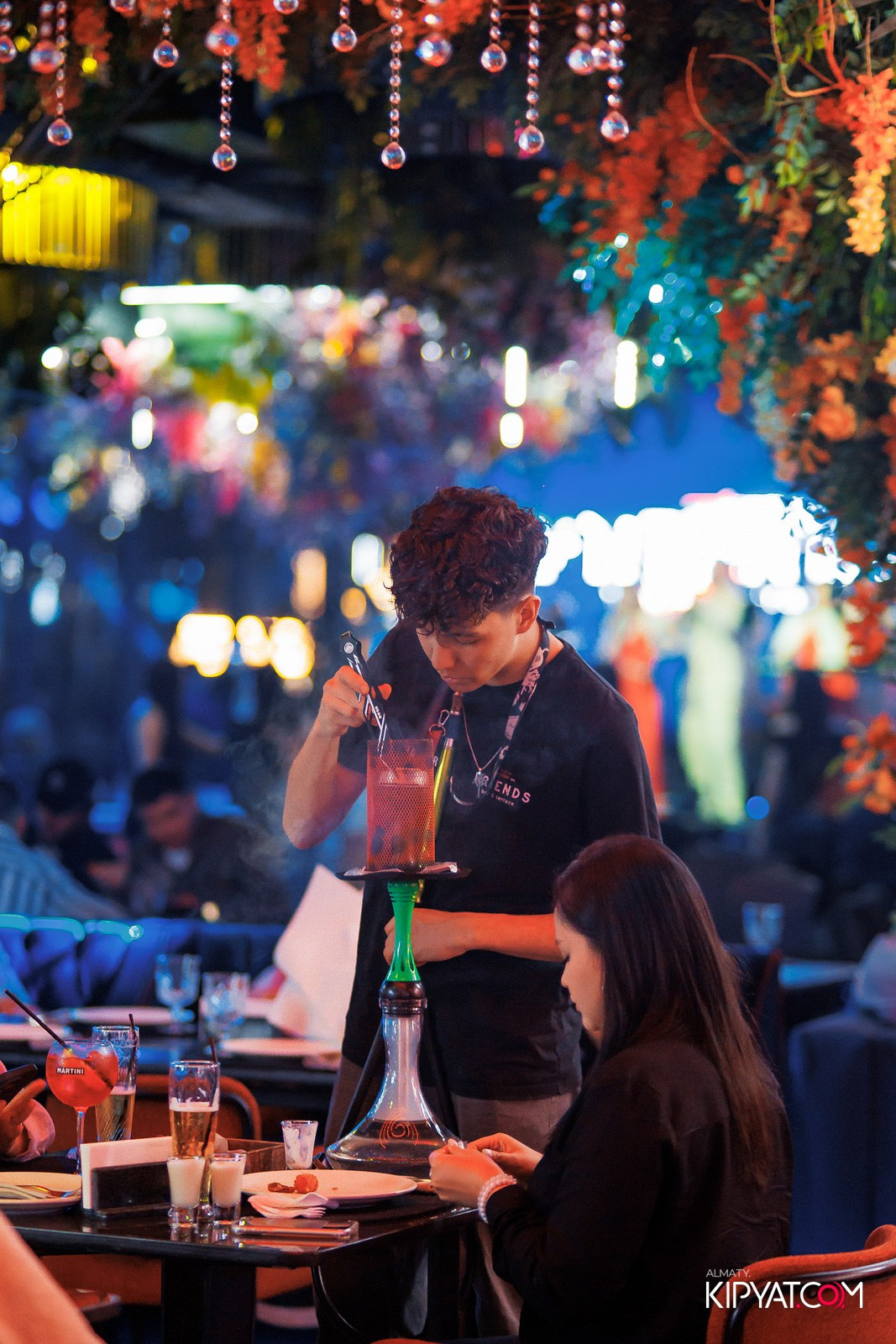 FRIENDS BAR & TERRACE. КИПЯТКОМ АЛМАТЫ!