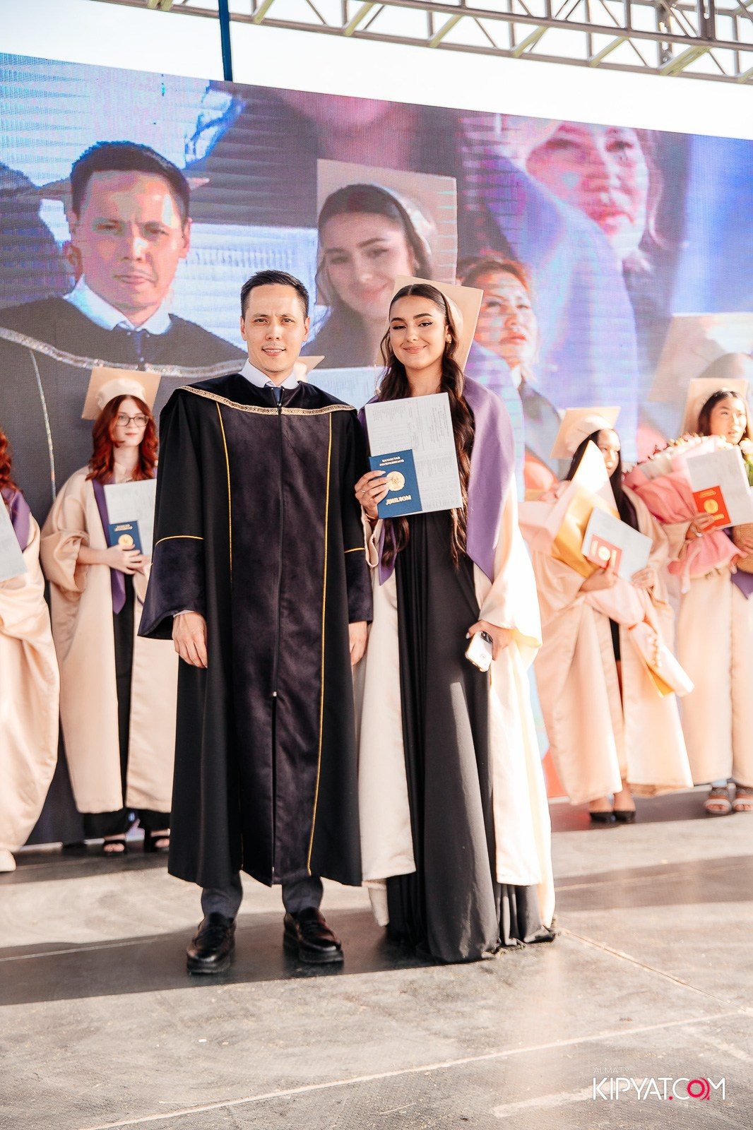 ВРУЧЕНИЕ ДИПЛОМОВ — НАРХОЗ КОЛЛЕДЖ. Part 3. КИПЯТКОМ АЛМАТЫ!