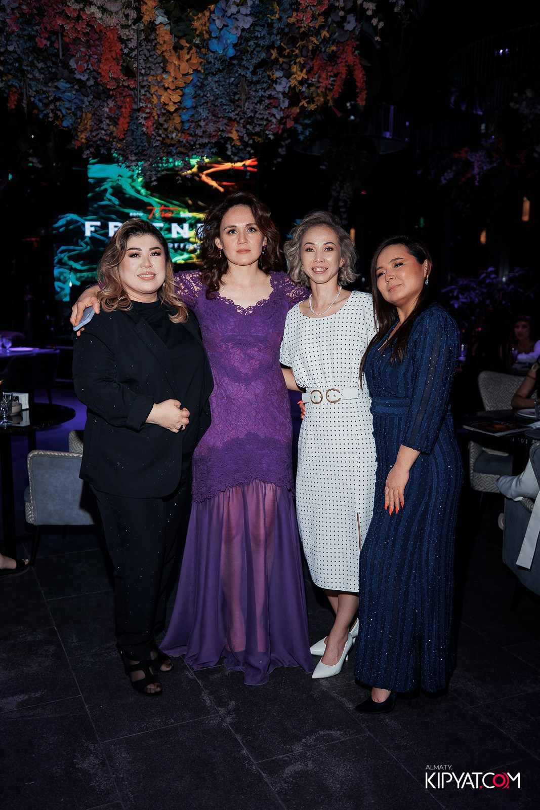 FRIENDS BAR & TERRACE. КИПЯТКОМ АЛМАТЫ!