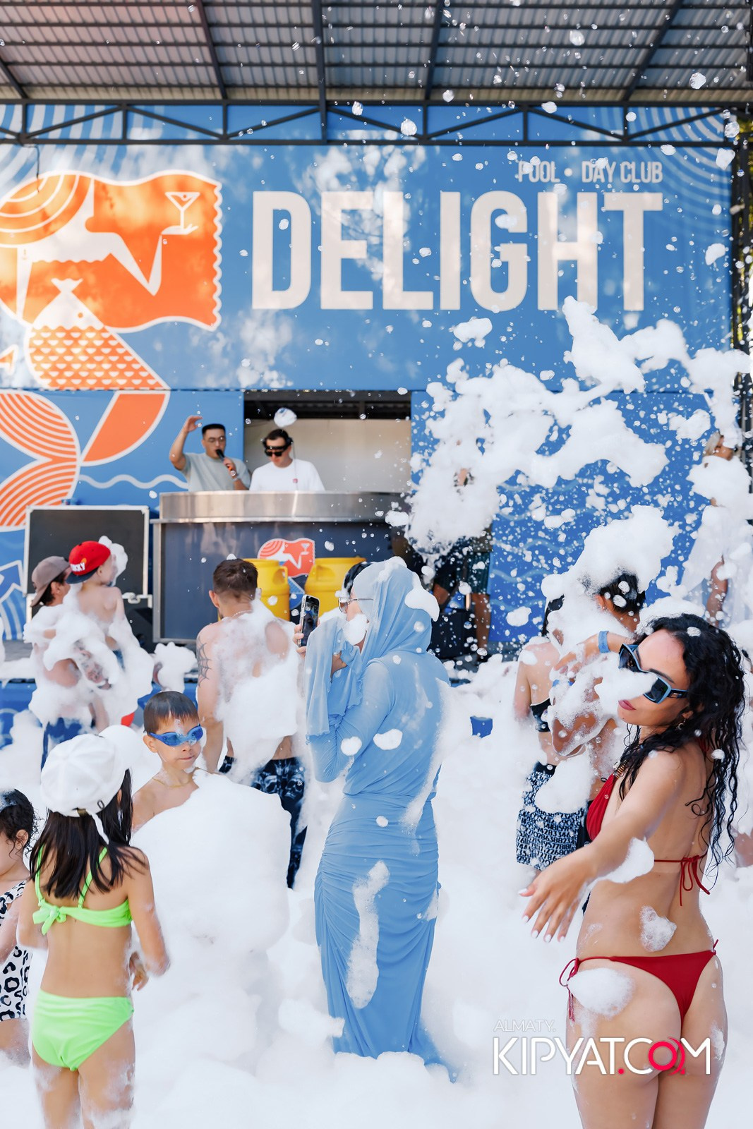 ПЕННАЯ ВЕЧЕРИНКА/ДЫМОВОЕ ШОУ/БАССЕЙН DELIGHT POOL. КИПЯТКОМ АЛМАТЫ!