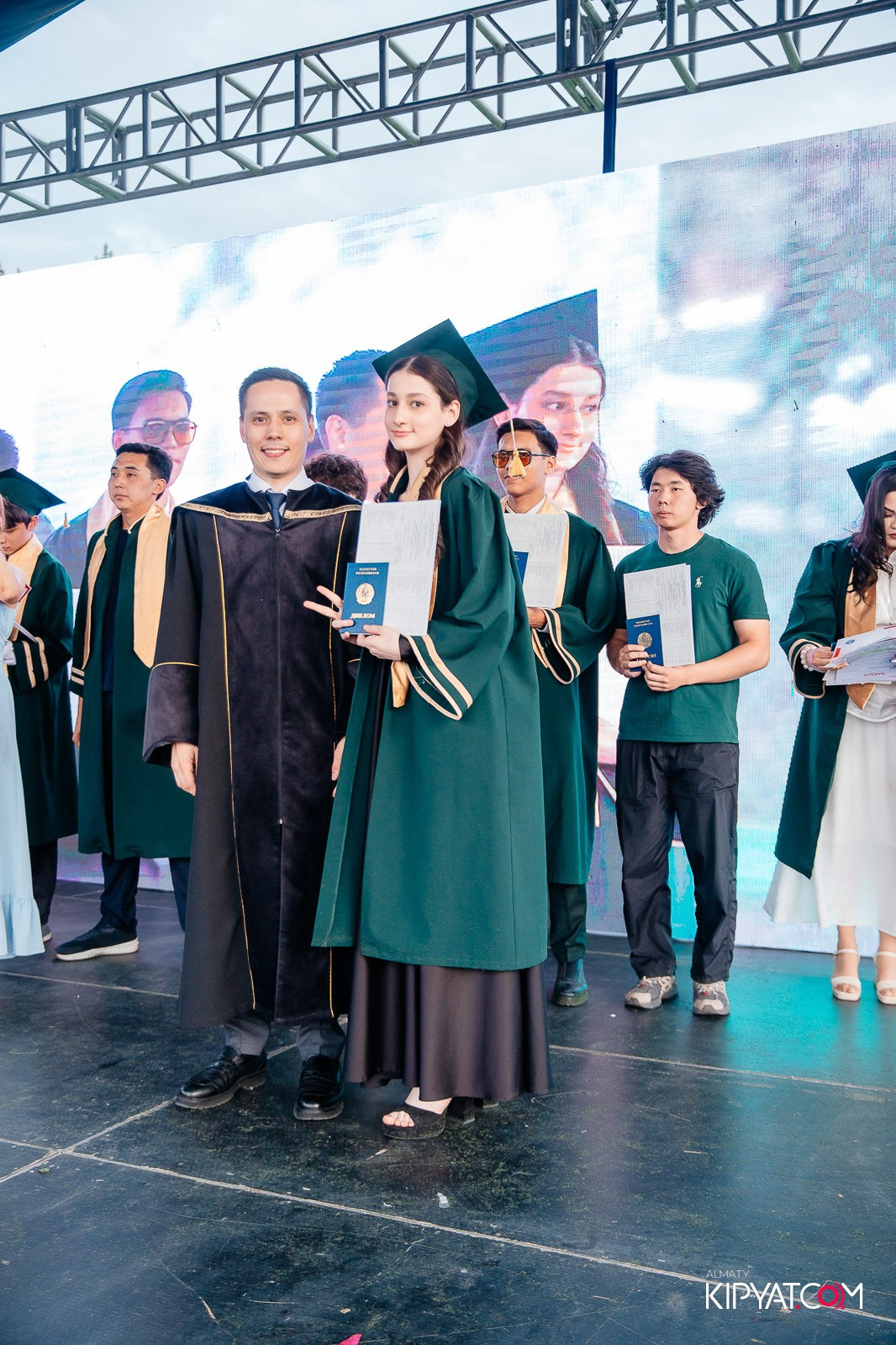 ВРУЧЕНИЕ ДИПЛОМОВ — НАРХОЗ КОЛЛЕДЖ. Part 4. КИПЯТКОМ АЛМАТЫ!