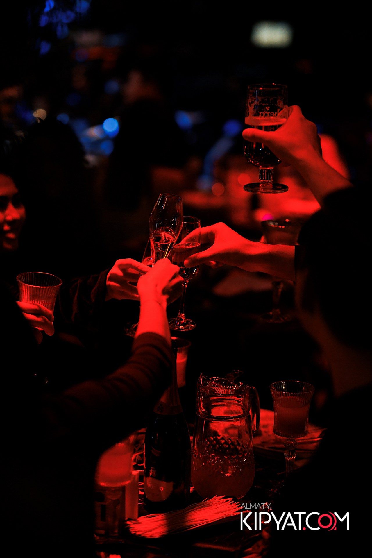 MOOD KARAOKE & TERRACE. КИПЯТКОМ АЛМАТЫ!