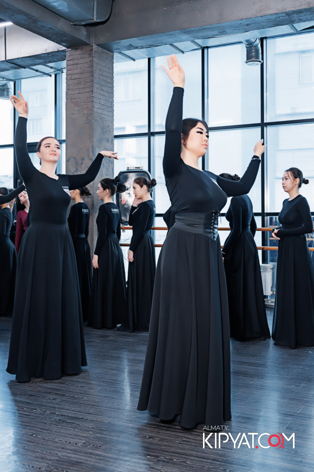 BLOCKBUSTER ТАНЦЕВАЛЬНАЯ АКАДЕМИЯ. КИПЯТКОМ АЛМАТЫ!