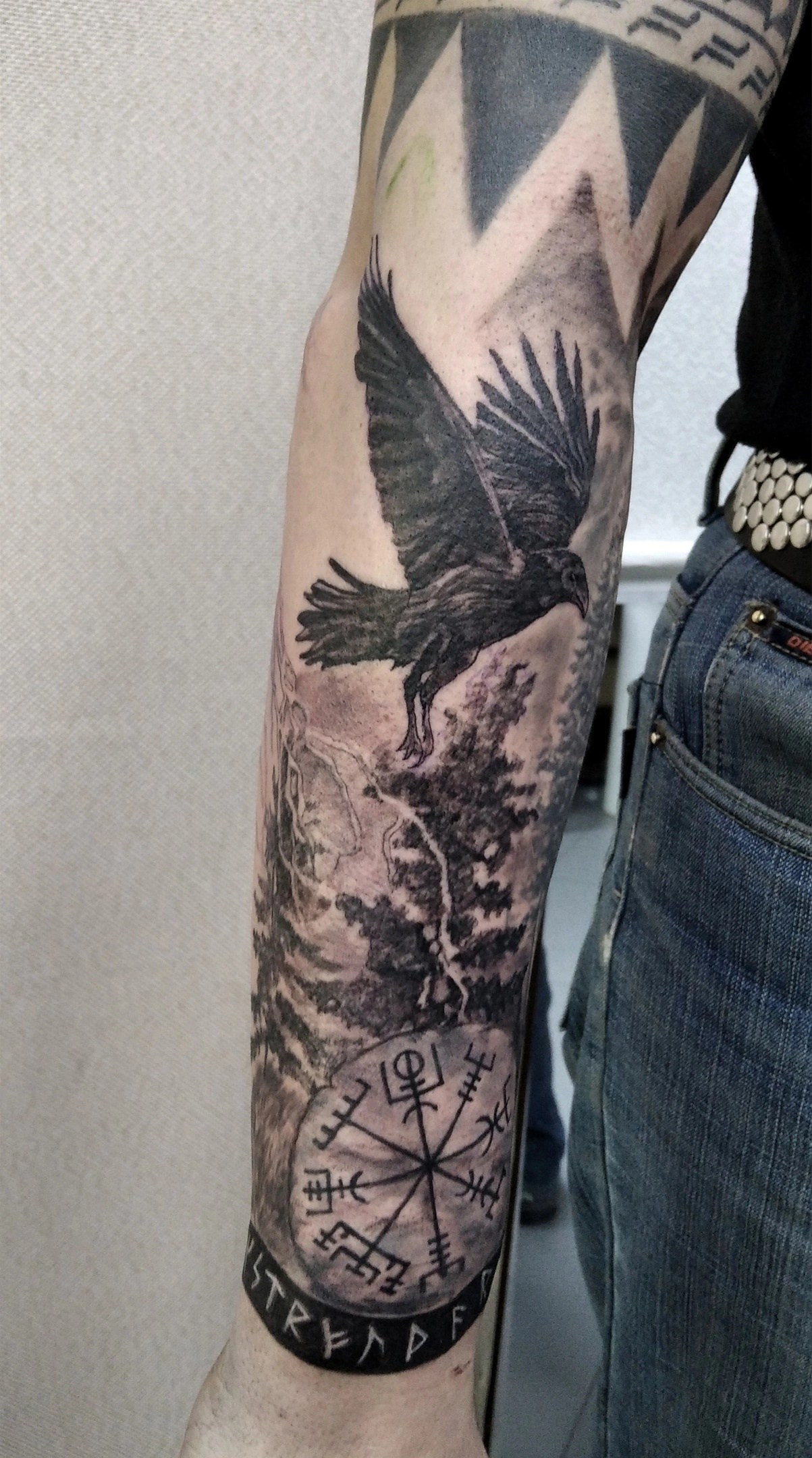 Тату. Яр Панов Арт.Картины, татуировки, роспись стен и одежды в Москве