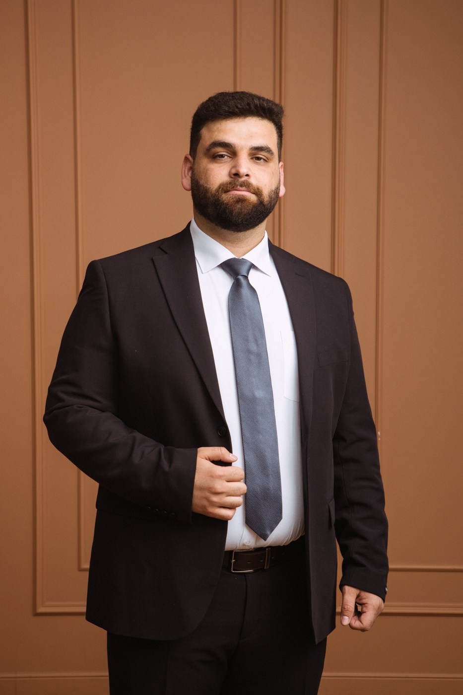 Студийный мужской портрет для выпускников медицинского университета. Фотографы в городе Волгограде — Людмила Агеева и Алексей Околелов