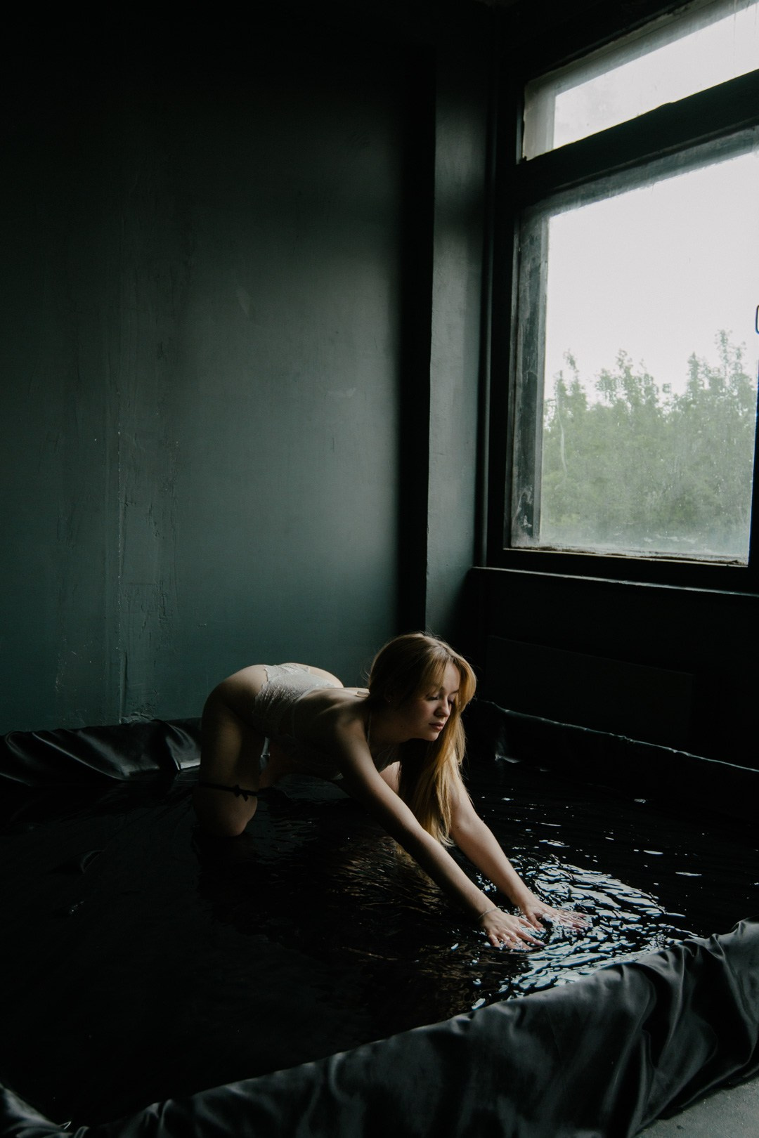 Крис в цветах. Фотограф Настя Булочка Екатеринубрг