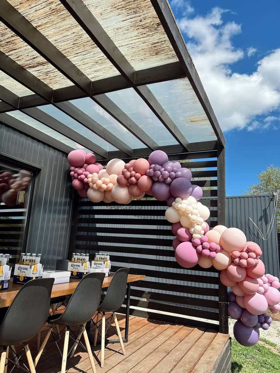 Bridal Shower. Balloons and decorations in Serbia. Delivery 24/7